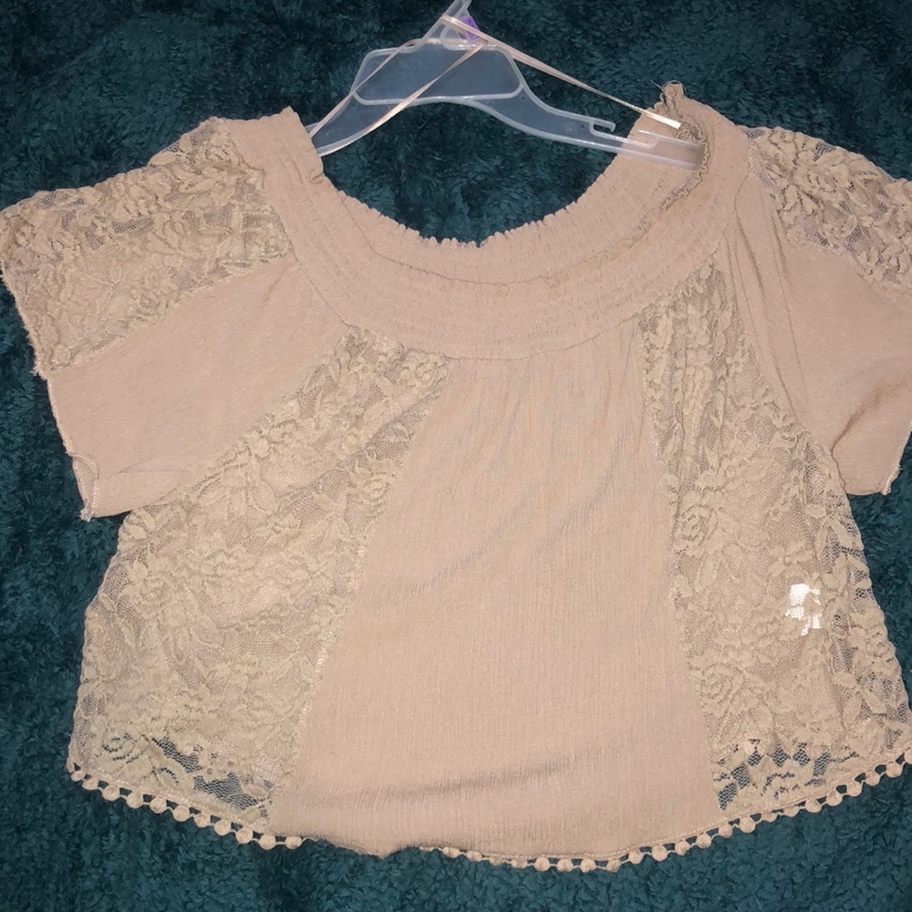 Lace detailed crop top